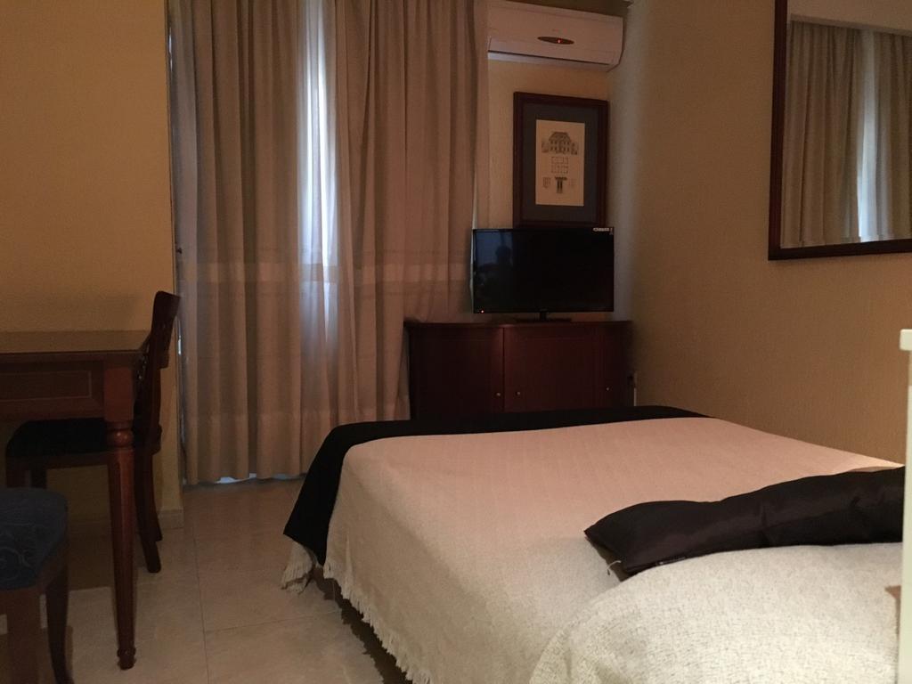 Hotel Nuevo Ara Caces Esterno foto