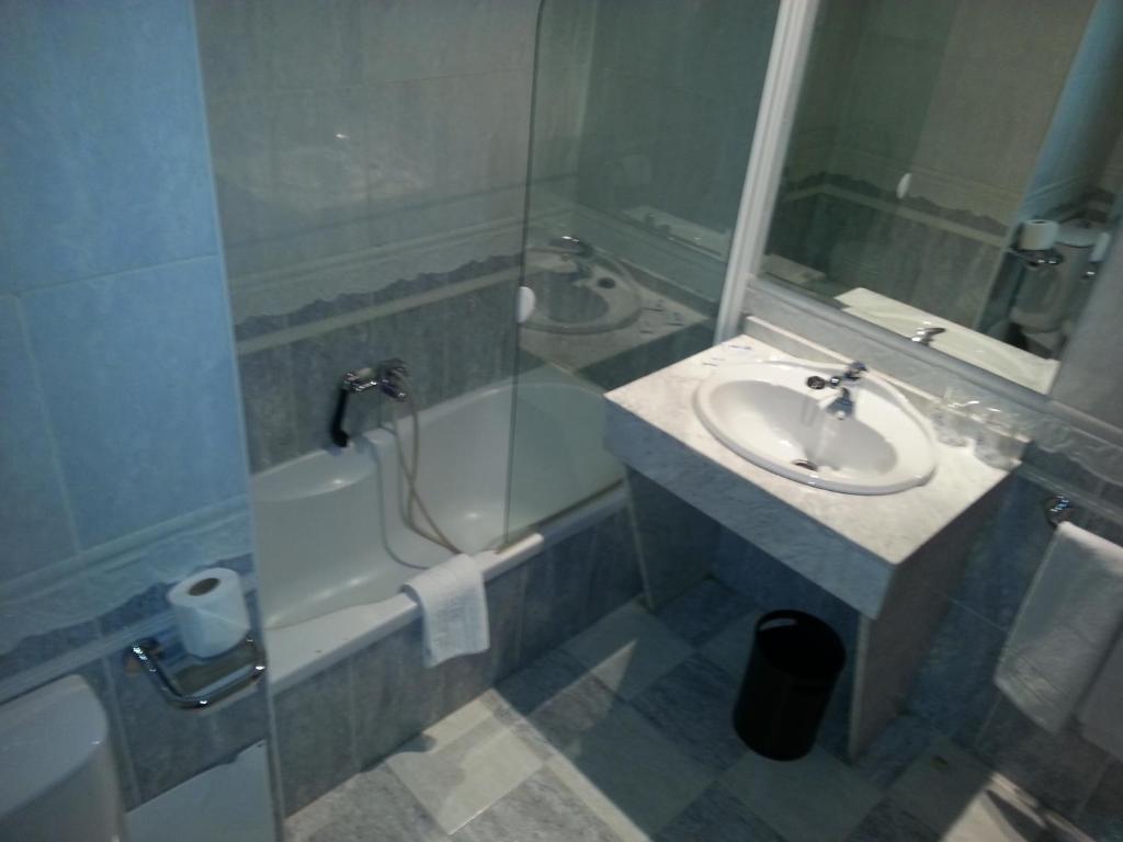 Hotel Nuevo Ara Caces Esterno foto