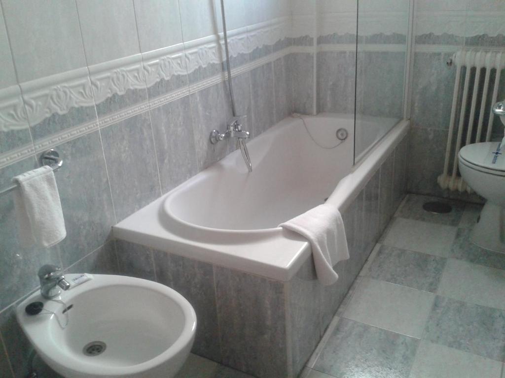 Hotel Nuevo Ara Caces Esterno foto