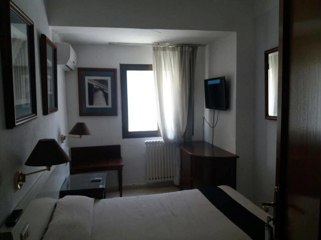 Hotel Nuevo Ara Caces Esterno foto