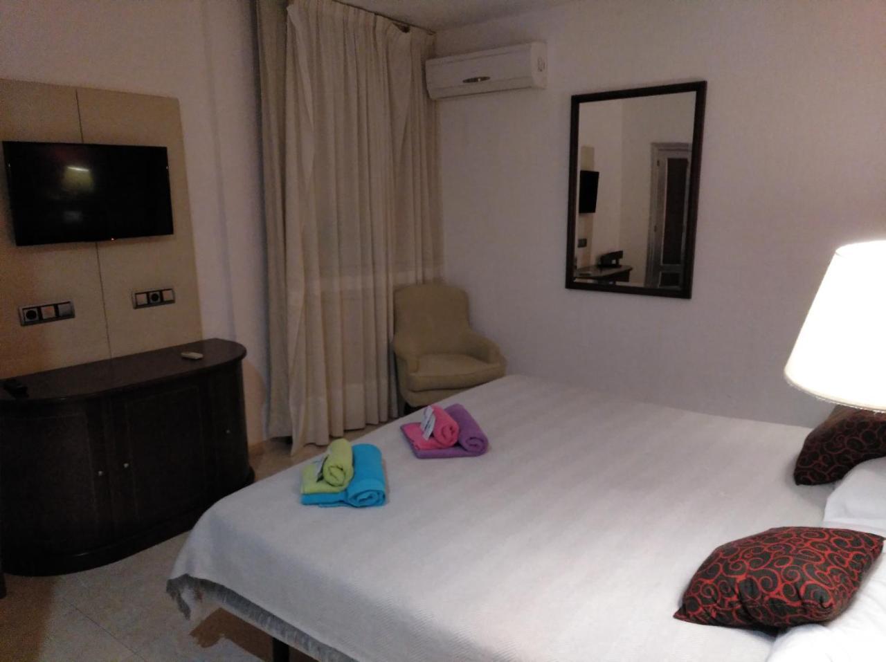 Hotel Nuevo Ara Caces Esterno foto